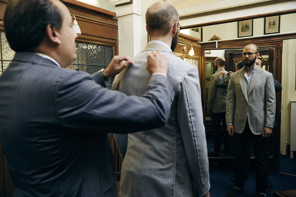 Steven Hitchcock fitting: Let the tailor cut his style – Permanent Style