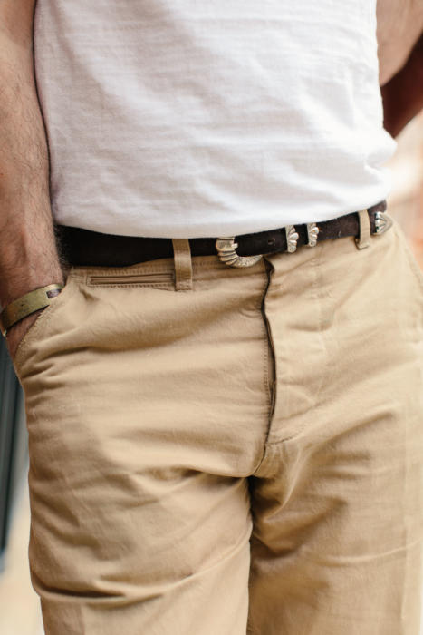 Is it permissible to wear a T-shirt tucked into jeans with a belt? - Quora