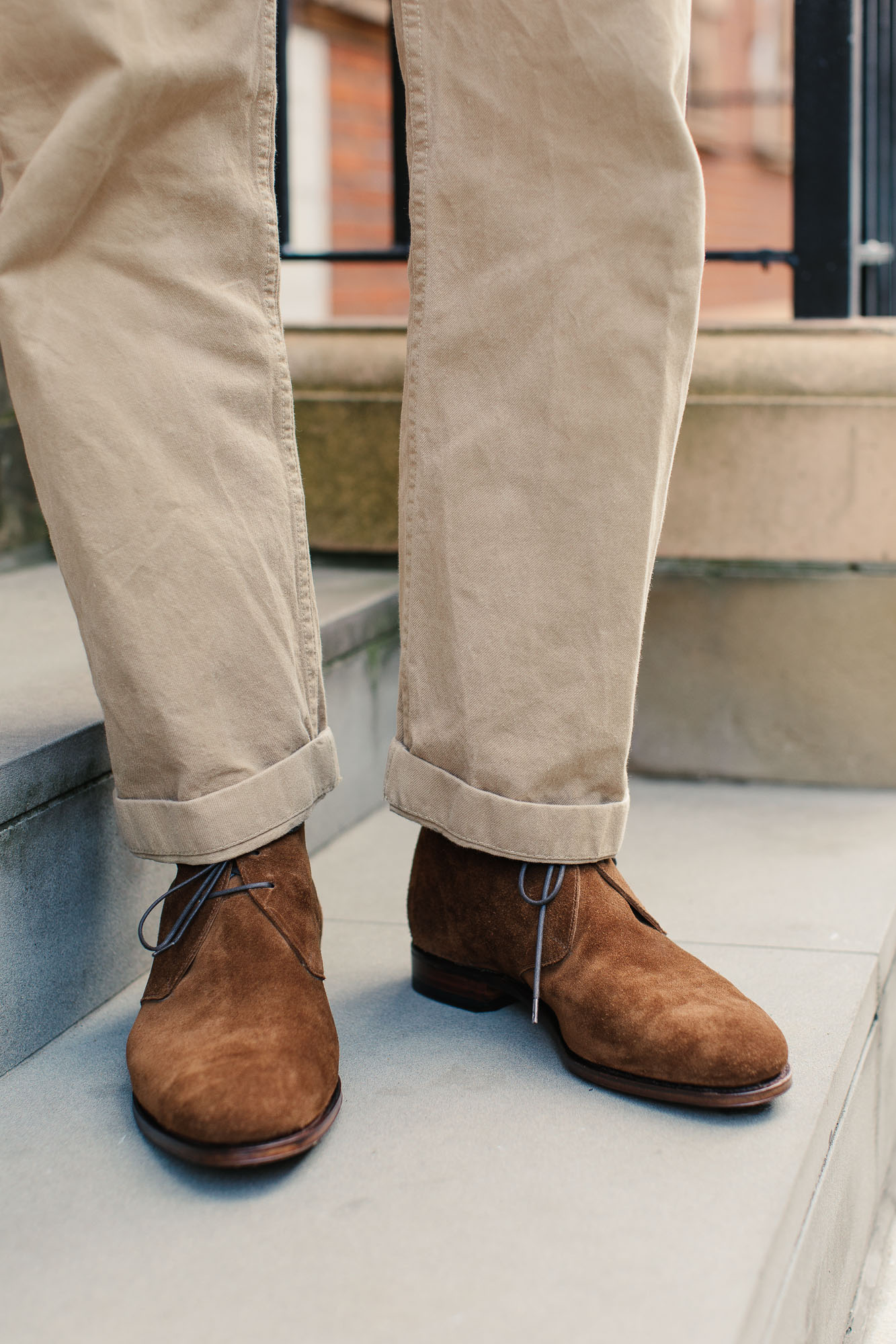 Brown Suede Desert Boots with Corduroy Pants Outfits In Their 20s (3 ideas  & outfits)