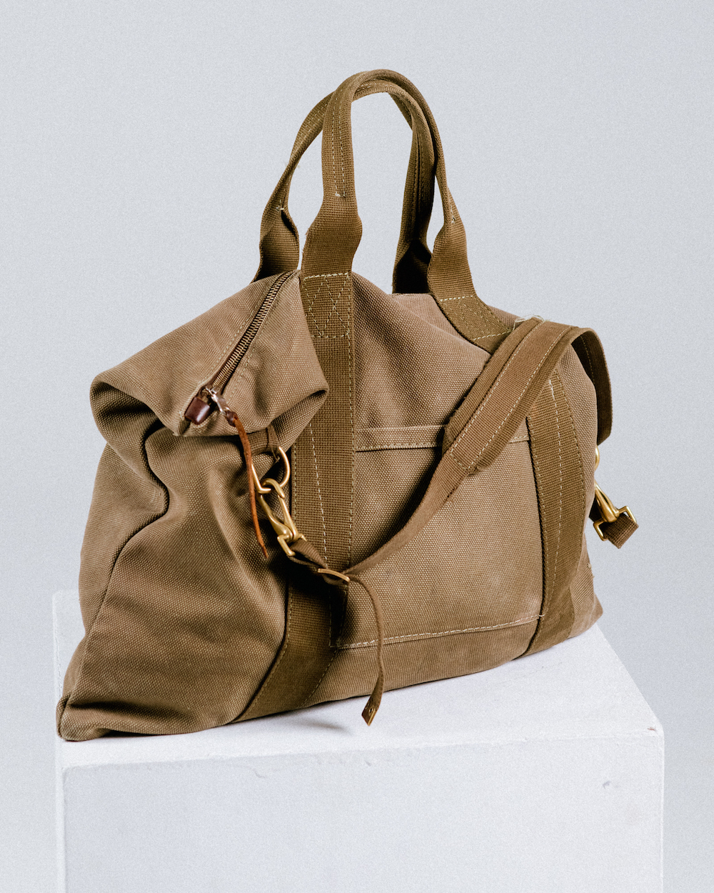 Charlie - Leather unisex Strap bag